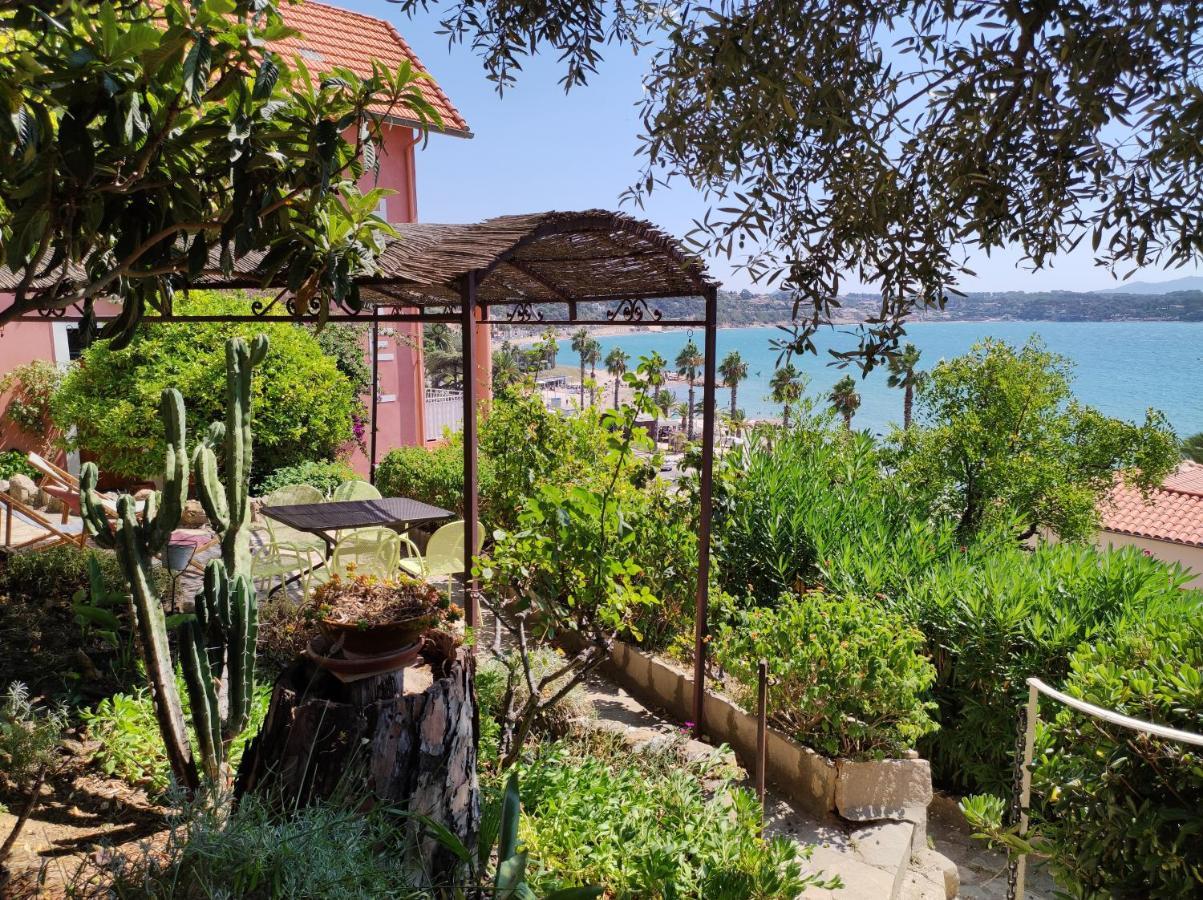 Les Galets Hotel Et B&B บ็องโดล ภายนอก รูปภาพ