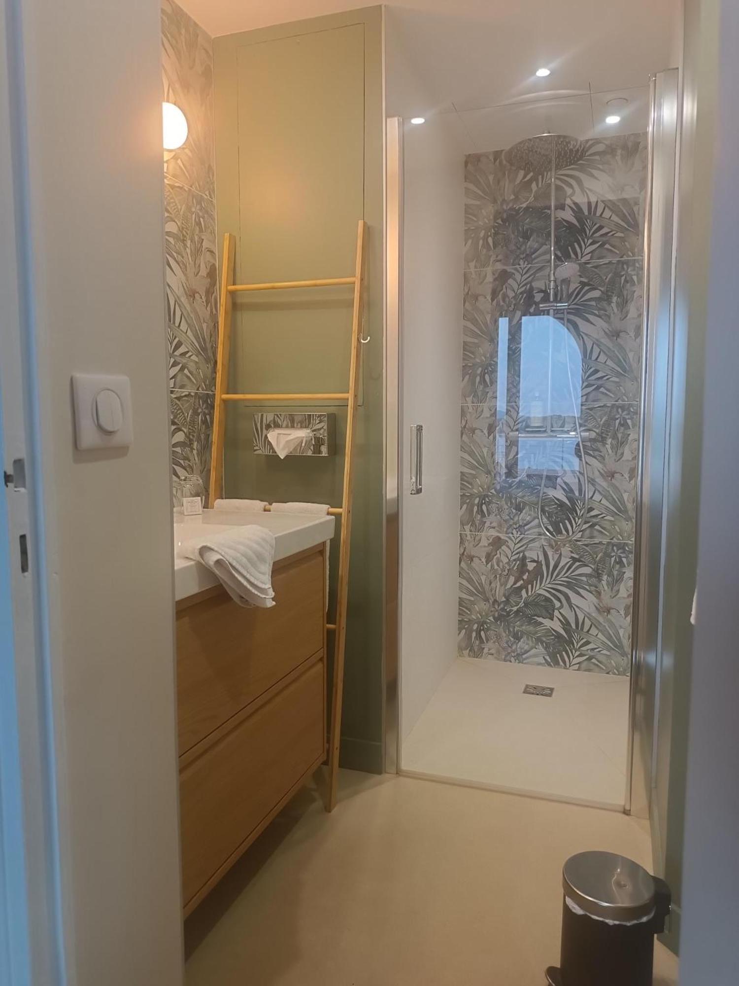Les Galets Hotel Et B&B บ็องโดล ภายนอก รูปภาพ